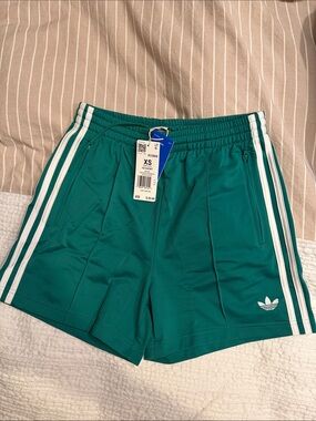 NWT adidas Firebird track shorts green size XS